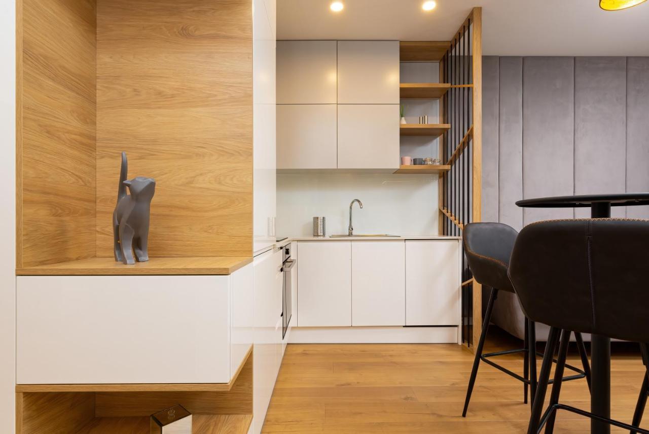 Apartment City Center Grzybowska By Renters Prestige Varsavia Esterno foto